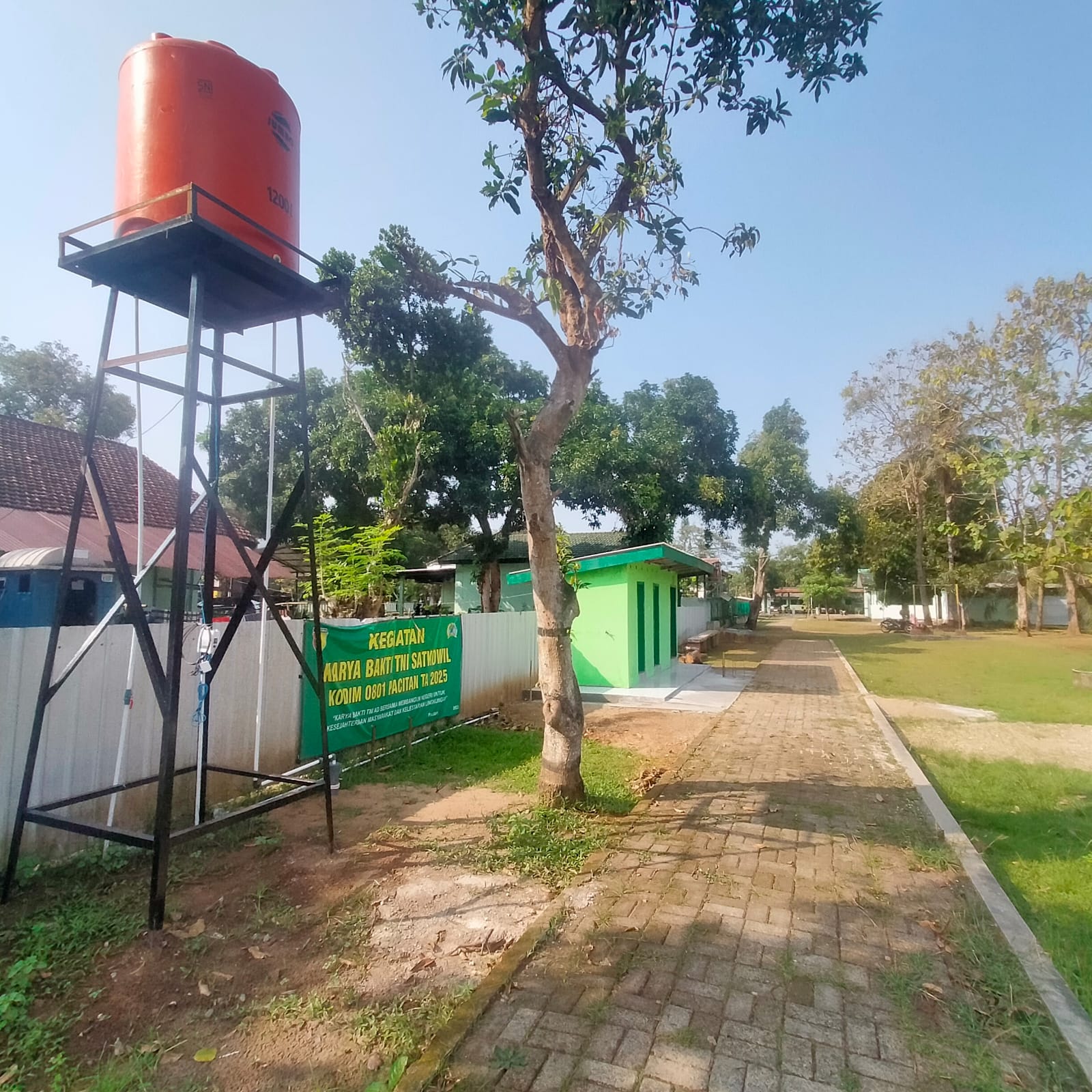 membuat Sumur Bor dan juga MCK untuk fasilitas umum yang bertempat di Lapangan Peta, Jalan Letjen Suprapto No 42, Kel.Sidoharjo, Kec.Kab. Pacitan, Jumat (2282025)