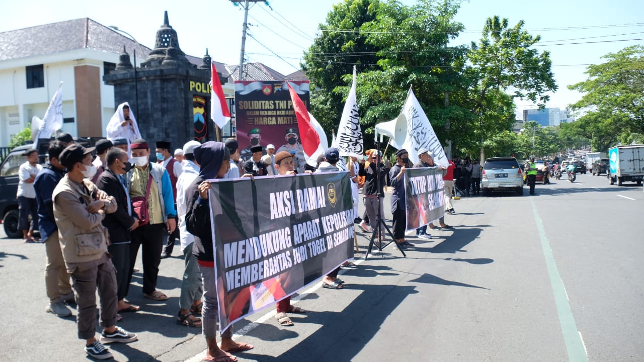 unjuk rasa