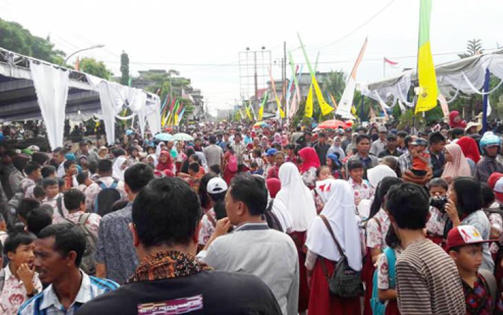 Ratusan ribu peserta antusias mengikuti Gerakan Bengkulu Selatan Membaca, Rabu (22/2/2017)