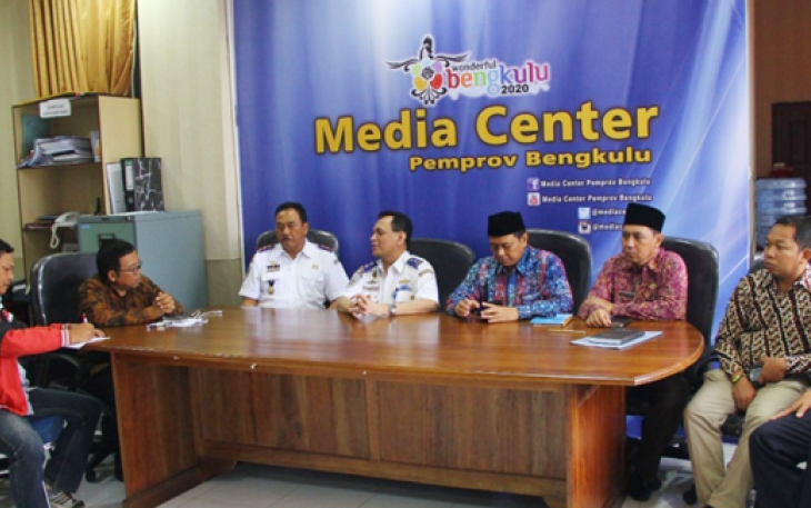 Umar Aris, staff ahli bidang Hukum dan Reformasi Birokrasi Dirjen Perhubungan Kementerian Perhubungan RI, saat berkunjung di Bengkulu, Jumat (24/2/2017).
