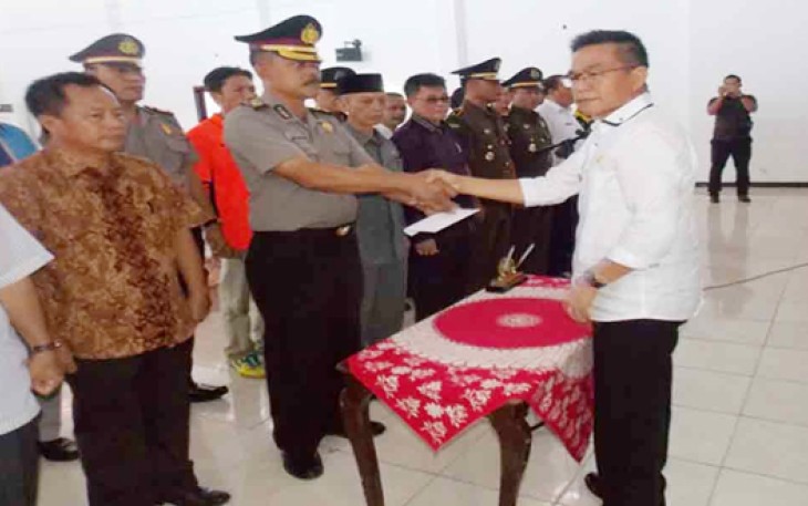 Pengukuhan  tim Satgas Saber pungli di Aula Gedung Reptaloka Pemda Bengkulu Selatan, Jumat (17/02/2017).