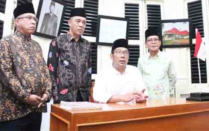 Walikota Bandung, Ridwan Kamil saat mengunjungi Rumah Pengasingan Bung Karno, Rabu (16/03/2017)