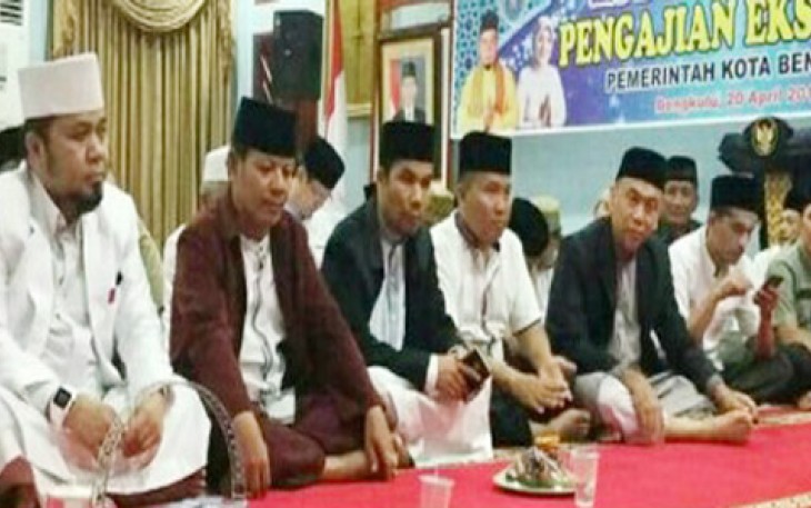 Launching pengajian eksekutif di Balai Kota, Kamis (20/4) malam. 