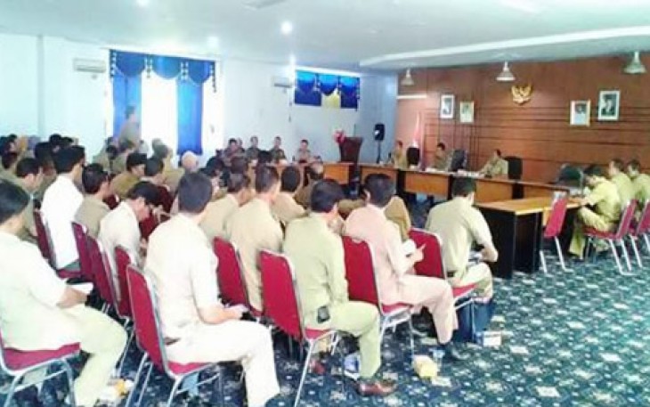 Rapat pembentukan panitia HUT Kaur  di aula lantai III kantor Bupati Kaur, Selasa (2/5/2017). 