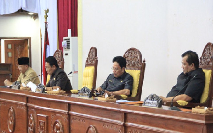 Rapat paripurna DPRD Provinsi Bengkulu, Selasa (2/5).