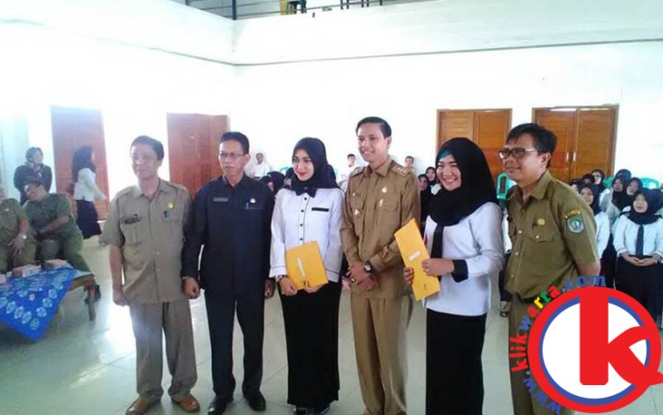 Penyerahan SK CPNS Bidan dan Dokter PTT Kabupaten Kaur