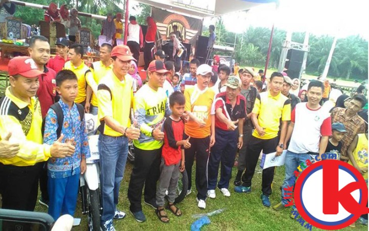 Senam massal dalam rangka menyambut HUT Kaur ke 14, Jumat (19/05/2017)