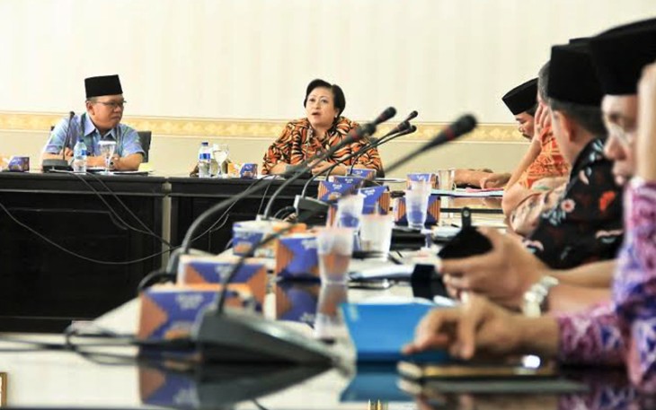 Ketua Watimpres Sri Adiningsih saat pertemuan dengan Pemerintah Provinsi Bengkulu di ruang Rafflesia, Jumat(19/5).