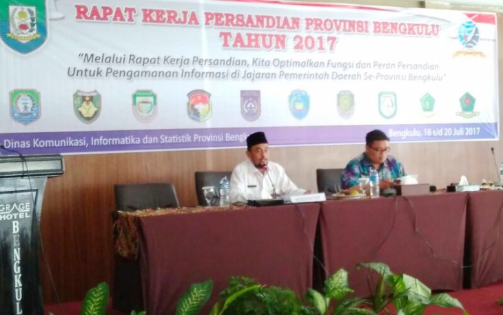 Hamka saat membuka Rapat Kerja Persandian Provinsi Bengkulu, di Grage Horizon, Rabu(19/7)