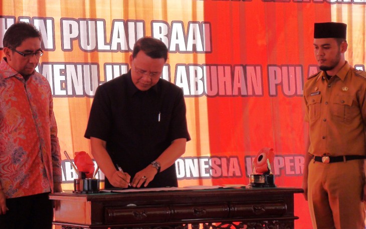 Penandatanganan Nota Kesepahaman Pengembangan Pelabuhan Pulau Baai dan Pembangunan Rel Kereta Api dari dan Menuju Pelabuhan Pulau Baai.