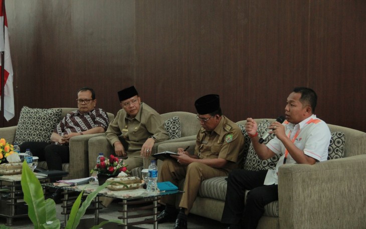 Pertemuan dan konsolidasi pelaku usaha CPO dan kopi bersama pelaksana tugas (Plt) Gubernur Rohidin Mersyah.