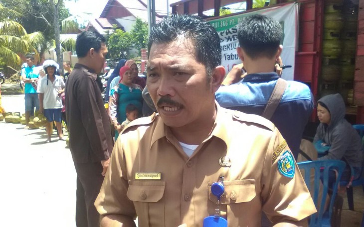 Petugas Disperindag Kota Juliansyah.