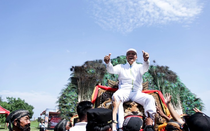 HUT RI ke 72 selain panjat pinang massal, juga dimeriahkan oleh Pesta Rakyat Kemerdekaan Provinsi Bengkulu.