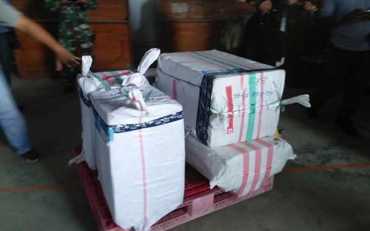 Koli barang yang diamankan di Bandara Fatmawati Soekarno, Rabu (04/10/2017)