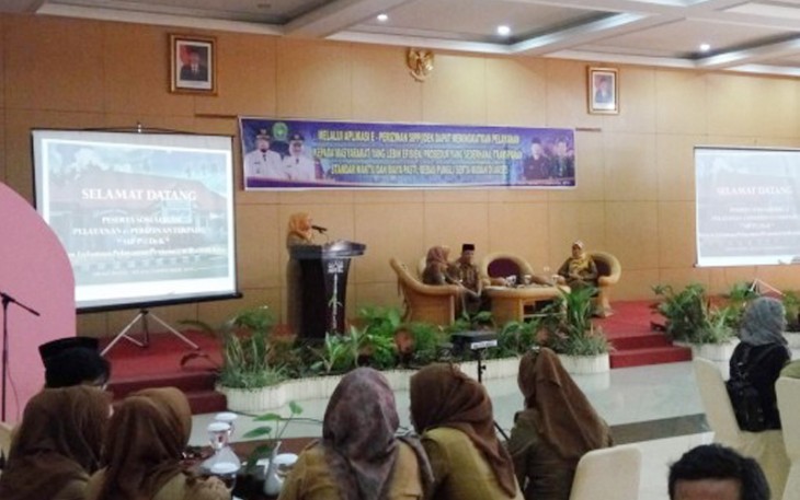 Pemerintah Kota Bengkulu melalui Dinas Penanaman Modal dan Pelayanan Terpadu Satu Pintu (DPMPTSP) terus memaksimalkan pelayanan publik dengan menggelar sosialisasi pelayanan E-Perizinan terpadu SIPP@DEK