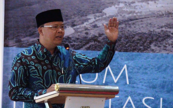 Plt Gubernur Bengkulu Rohidin Mersyah memaparkan peluang investasi dan membuka secara resmi Forum Investasi 2017.