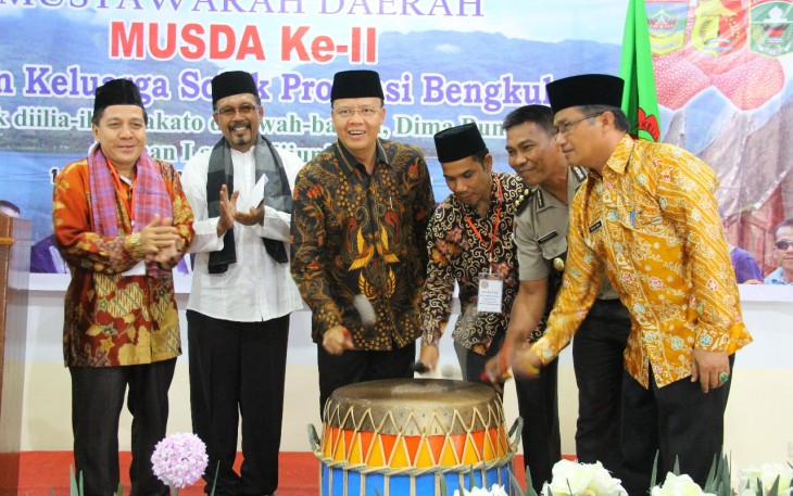 Pembukaan Musyawarah Daerah Ke-II IKS Provinsi Bengkulu 2017 Ditandai Dengan Pemukulan Dol