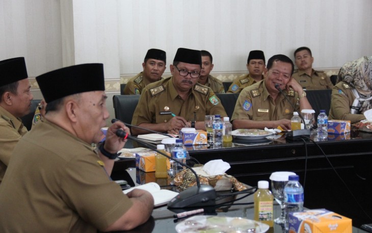 Sesda Provinsi Bengkulu Nopian Andusti saat memimpin rapat kerja bersama seluruh kepala OPD Provinsi Bengkulu