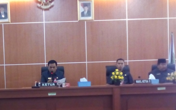 Ketua DPRD Kabupaten Benteng Pimpin Rapat