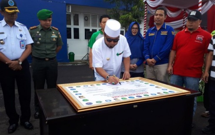 Wali Kota Helmi Hasan Menandatangani Komitmen Mencegah Dan Membrantas Narkoba