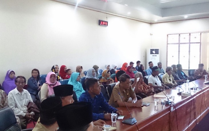 Hearing warga Teluk Sepang dengan DPRD Kota Bengkulu