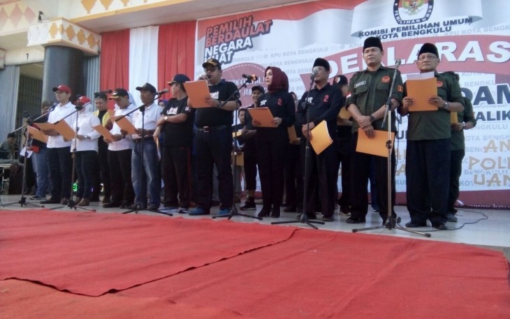 Pembacaan deklarasi damai oleh masing-masing kandidat calon Wali Kota dan Wakil Wali Kota Bengkulu. 