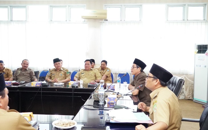 Penandatanganan Lampiran BAST Bidang Sarana dan Prasarana SMAN, SMKN, SLBN yg diserahkan dari Pemda Kab-Kota ke Pemprov.