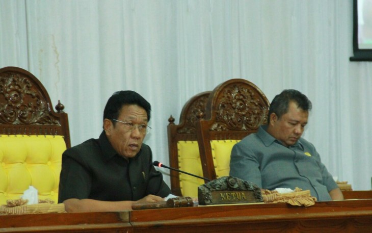 Ketua DPRD Provinsi Bengkulu  Ikhsan Fajri Memimpin Rapat Paripurna 