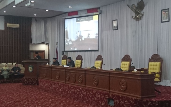 Rapat Paripurna Laporan Hasil Pembahasan Komisi I, III dan IV