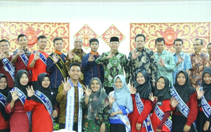 Plt Gubernur Bengkulu Rohidin Mersyah dan Para Finalis Duta Generasi Berencana (Genre) Provinsi Bengkulu tahun 2018