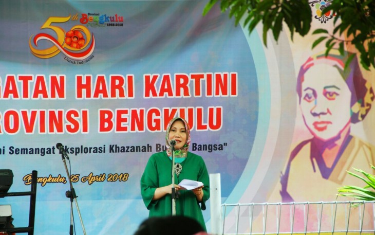 Asisten II bidang Perekonomian dan Pembangunan Yuliswani hadiri peringatan Hari Kartini Ke-139 Tahun 2018 di Rumah peninggalan Ibu Fatmawati Soekarno.