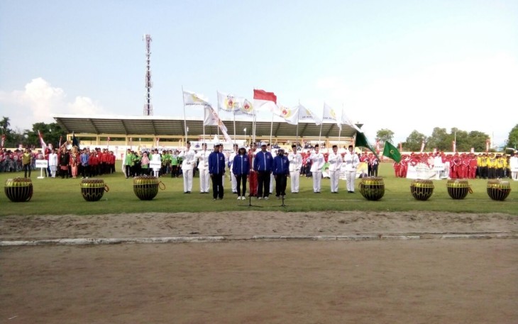 Ribuan atlet saat mengikuti acara pembukaan Porprov, Selasa (1/5/2018) di Stadion Semarak Bengkulu Sawah Lebar Kota Bengkulu. 