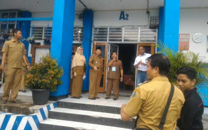 Pj Wali Kota Bengkulu Budiman Ismaun Melakukan sidak ke SMPN 1 Kota Bengkulu