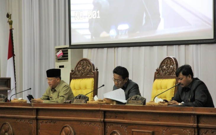 Gubernur Bengkulu Rohidin Mersyah, menghadiri Rapat Paripurna DRPD Provinsi Bengkulu yang ke -10.