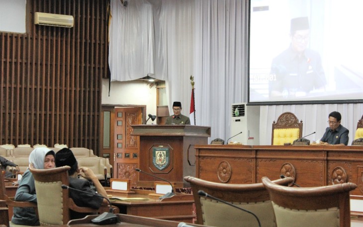 Mewakili Gubernur Bengkulu, Asisten III Setda Provinsi Bengkulu Gotri Suyanto menghadiri Rapat Paripurna DPRD Provinsi Bengkulu.