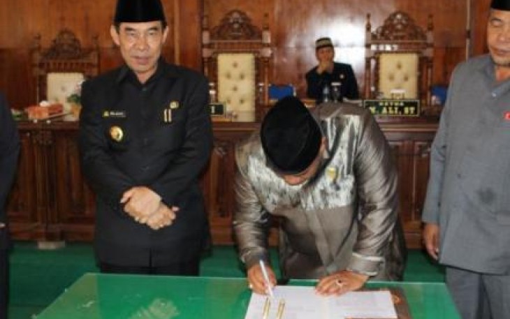 Penandataganan LKPJ 