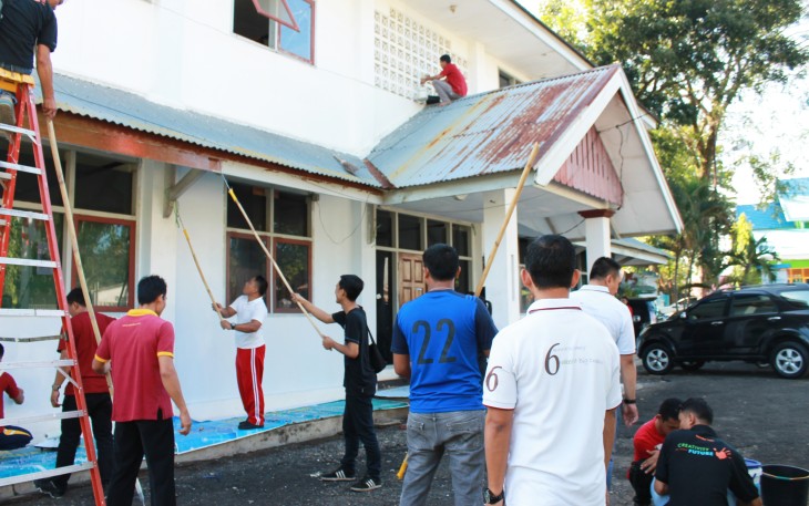 Pengecatan gedung Markas Daerah Legiun Veteran Republik Indonesia Provinsi Bengkulu 