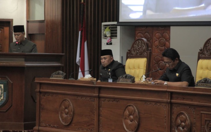 Sekretaris Daerah Provinsi Bengkulu Nopian Andusti menghadiri Rapat Paripurna Ke-3 Masa persidangan ke III tahun sidang 2018, di Ruang Rapat Paripurna DPRD Provinsi.