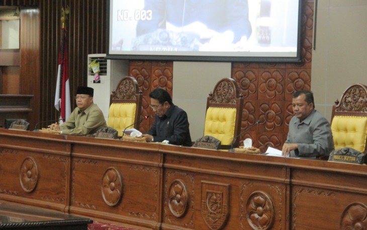 Plt Gubernur Bengkulu Rohidin Mersyah, menghadiri Rapat Paripurna DPRD Provinsi Bengkulu yang ke - V Masa Persidangan ke - III Tahun Sidang 2018