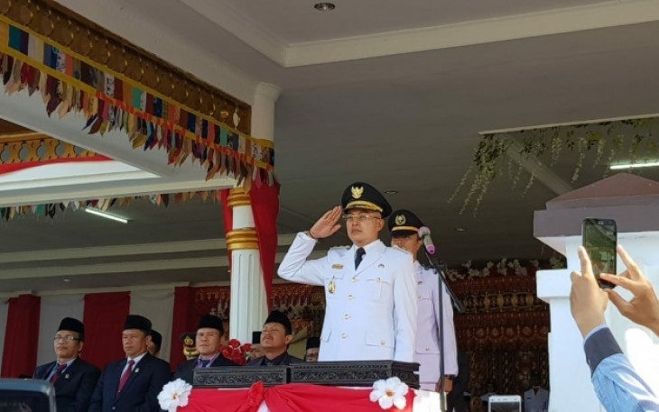 Plt Bupati Bengkulu Selatan Gusnan Mulyadi menjadi inspektur upacara HUT RI ke-73