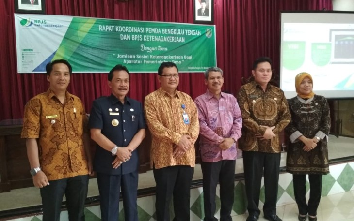 Bupati Bengkulu Tengah Dr. H. Ferry Ramli, SH, MH Foto Bersama  
