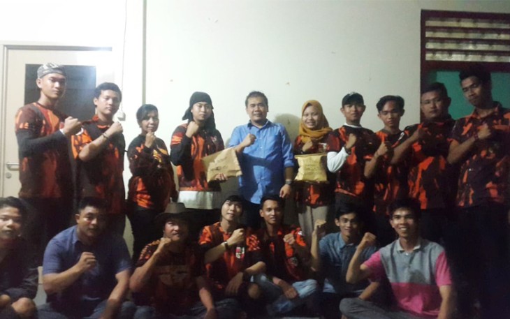 Pemuda Pancasila usai melakukan aksi penggalangan dana ORGANISASI