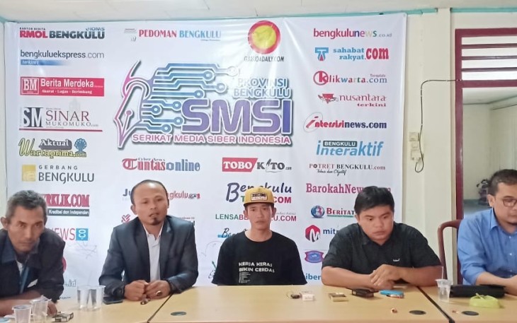 Sekretaris SMSI Provinsi Bengkulu Wibowo Susilo dan Pengurus SMSI Gelar Konferensi Pers 