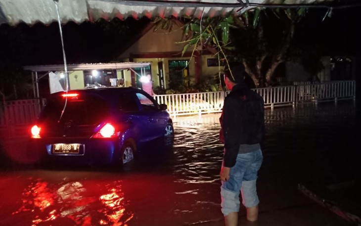 Banjir genangi rumah warga dan jalan raya di Kaur