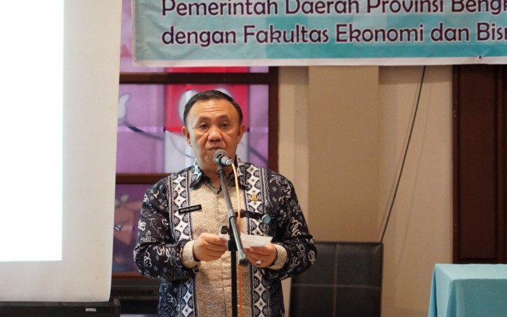 Sekda Provinsi Bengkulu Nopian Andusti, SE. MT menghadiri kegiatan Uji Publik tentang Penyusunan Raperda BUMD Pemerintah Provinsi Bengkulu