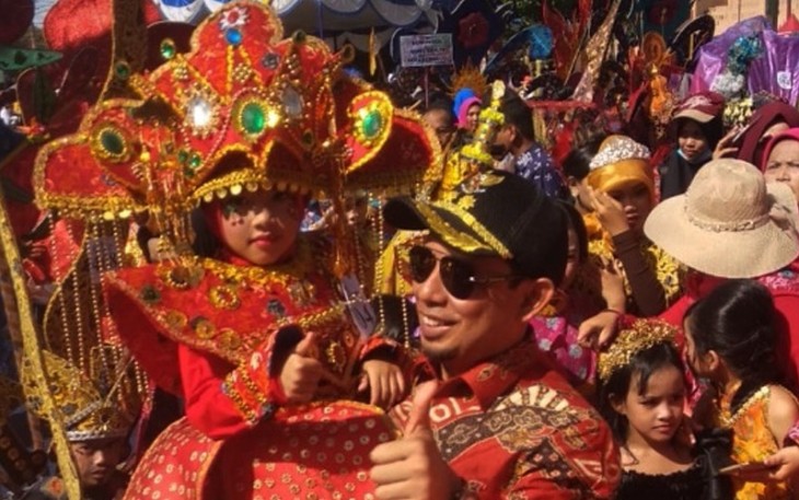Wakil Wali Kota Bengkulu Dedy Wahyudi saat menghadiri acara karnaval batik besurek ke 5