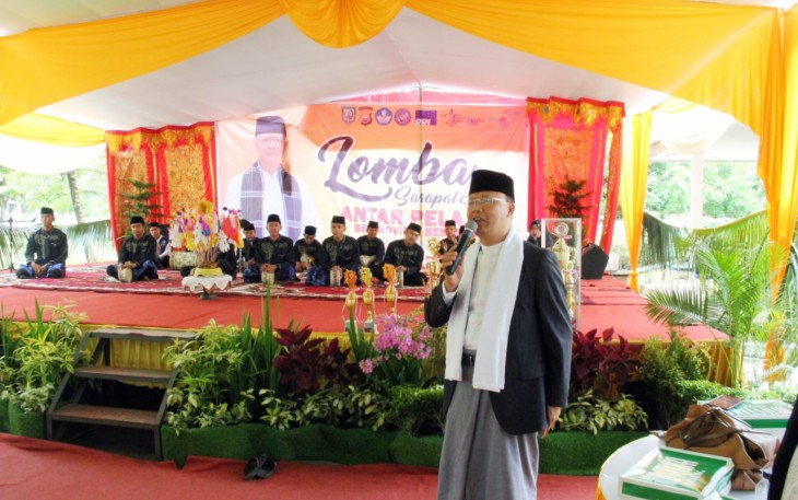 Plt Gubernur saat hari dalam pembukaan Lomba Sarapal Anam.