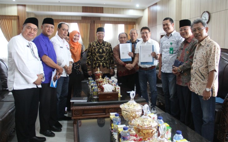 Foto bersama usai audiensi antara Pemprov dan PT Bengkulu Prima Industri