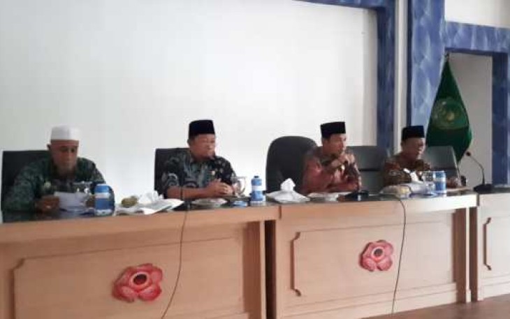 Asisten III Bidang Administrasi Umum M. Husni Pimpin Rapat Lanjutan 