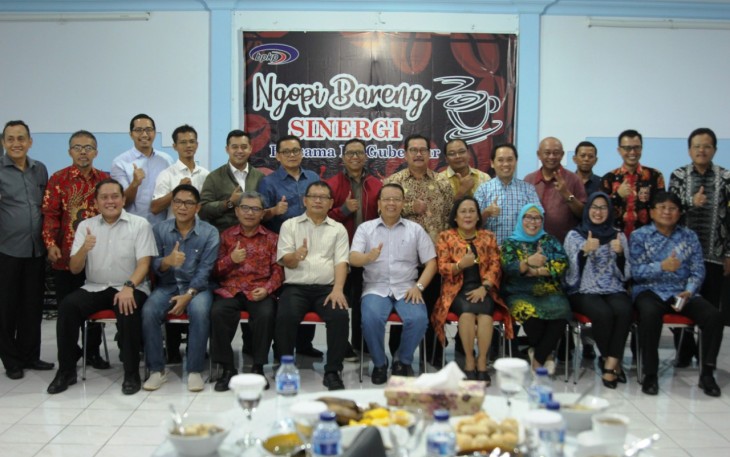 Plt Gubernur Bengkulu Rohidin Mersyah  Foto Bersama 